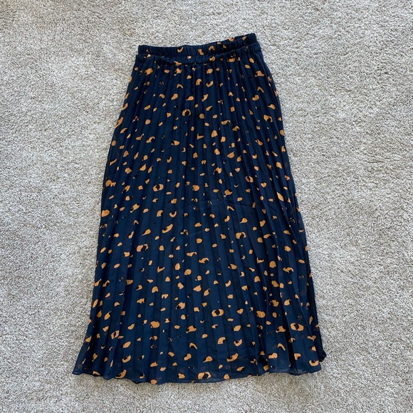 Reformation Dresses & Skirts - Monkl pleated midi skirt